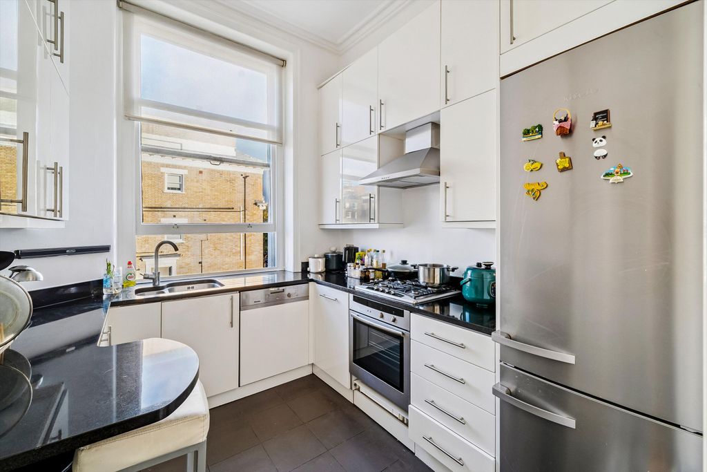 Property photo 3 of 14 Image