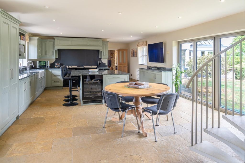 Additional image 9 of 6 bed farm for saleWotton Underwood, Buckinghamshire HP18