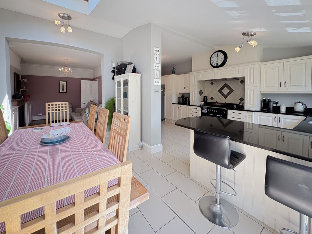 Property photo 3 of 23 4123105