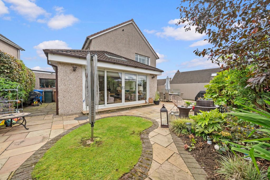 Property photo 3 of 39
