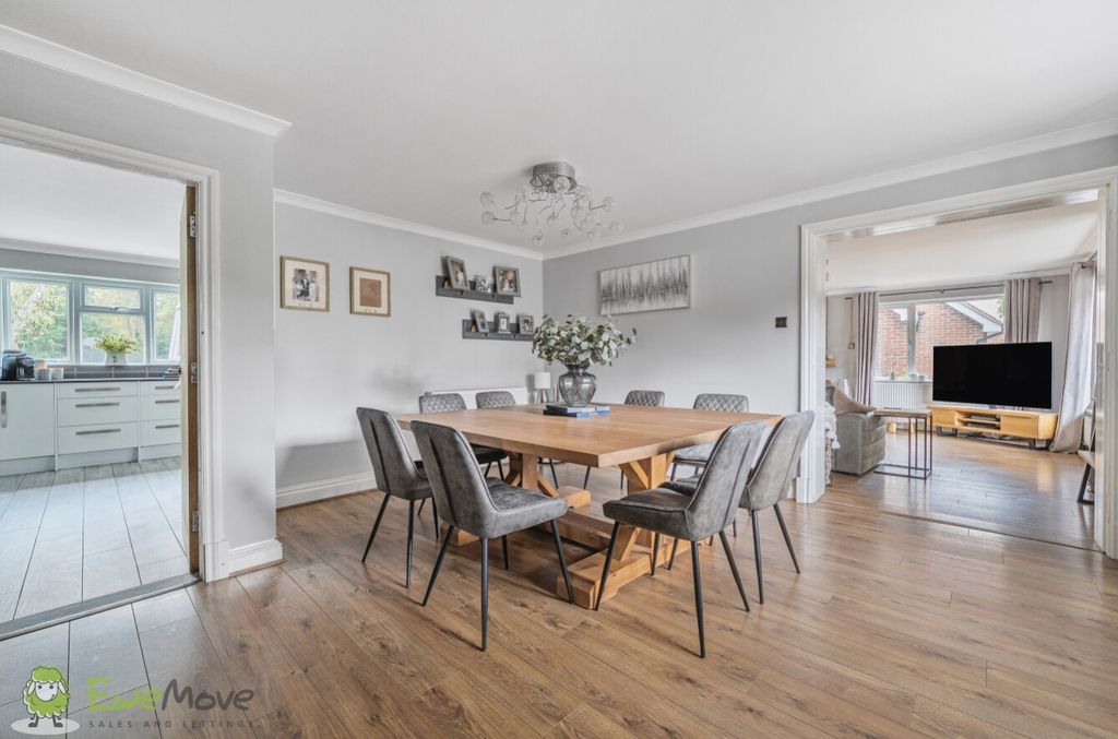 Property photo 3 of 26 Dining Room