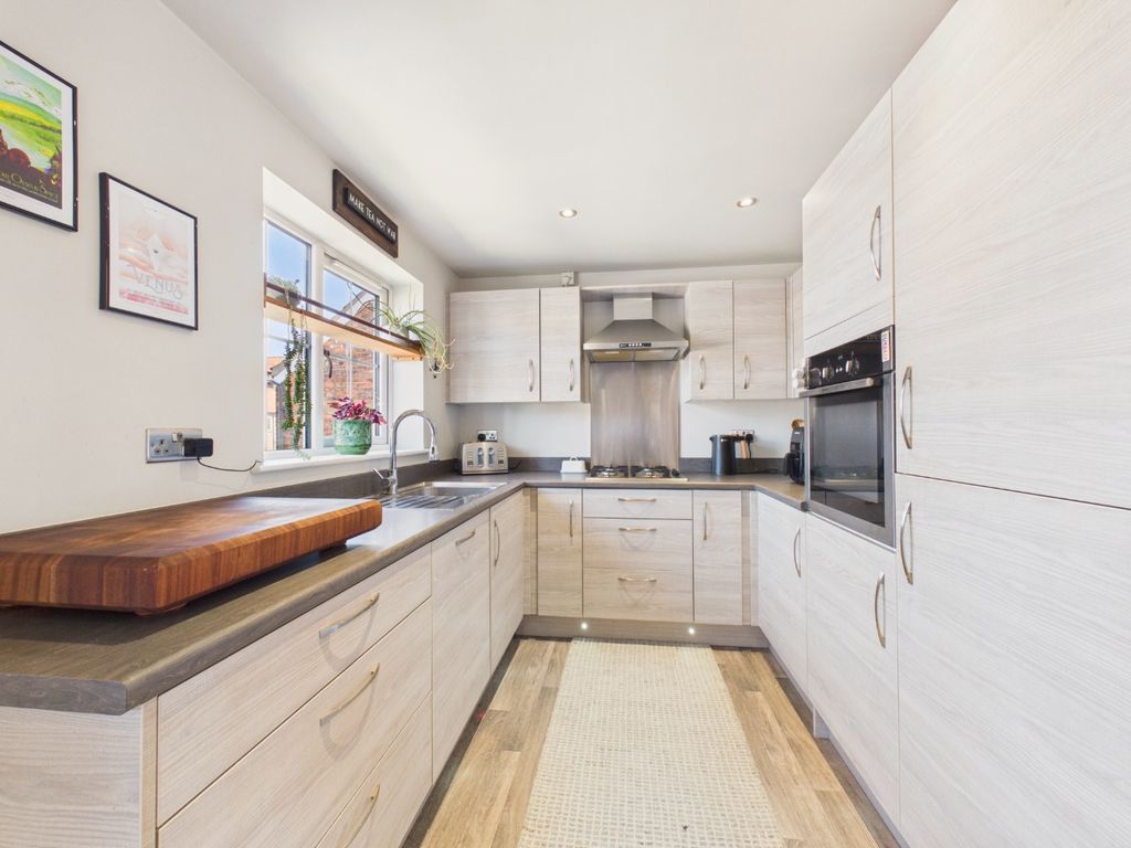 Property photo 2 of 16 5300815