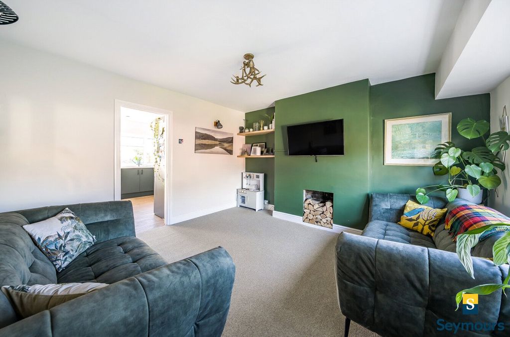 Property photo 2 of 14 Living Room