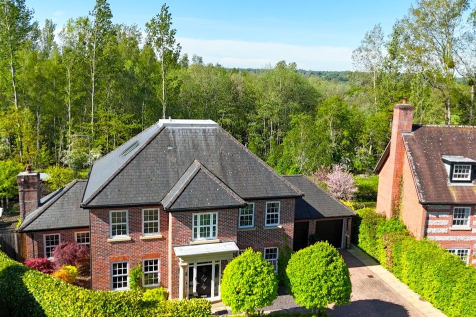 Property photo 1 of 24