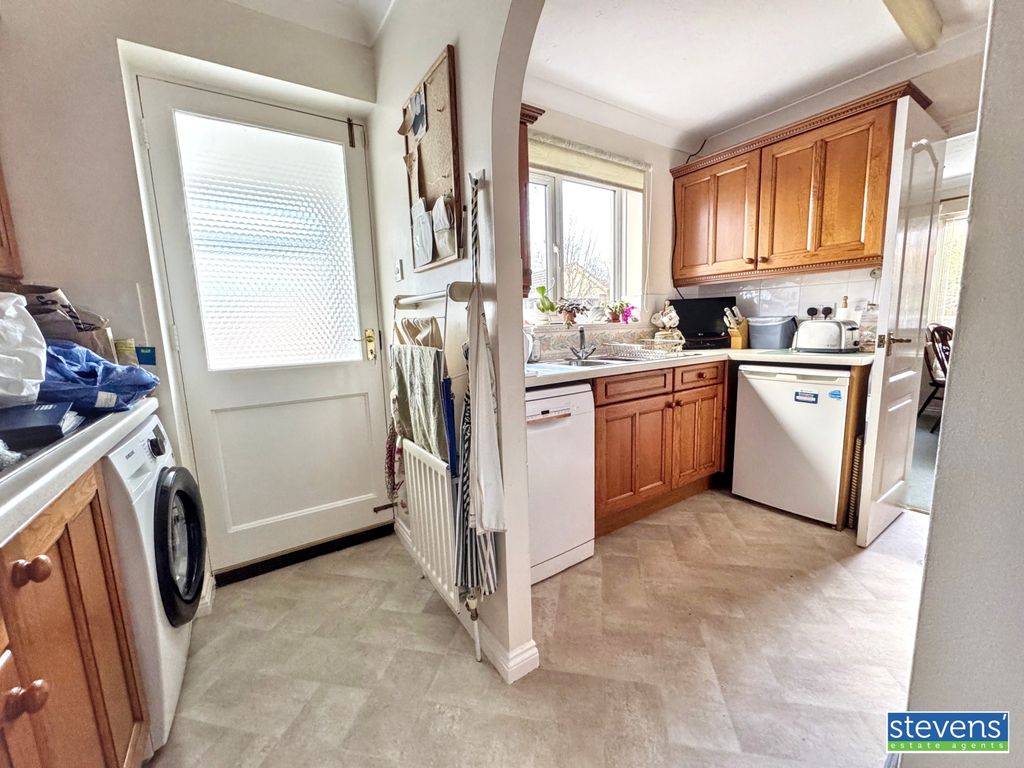 Property photo 2 of 10 Image00004