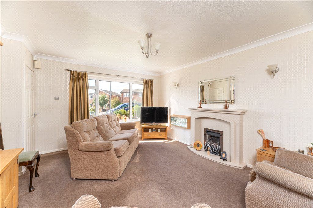 Property photo 2 of 25 Living Room