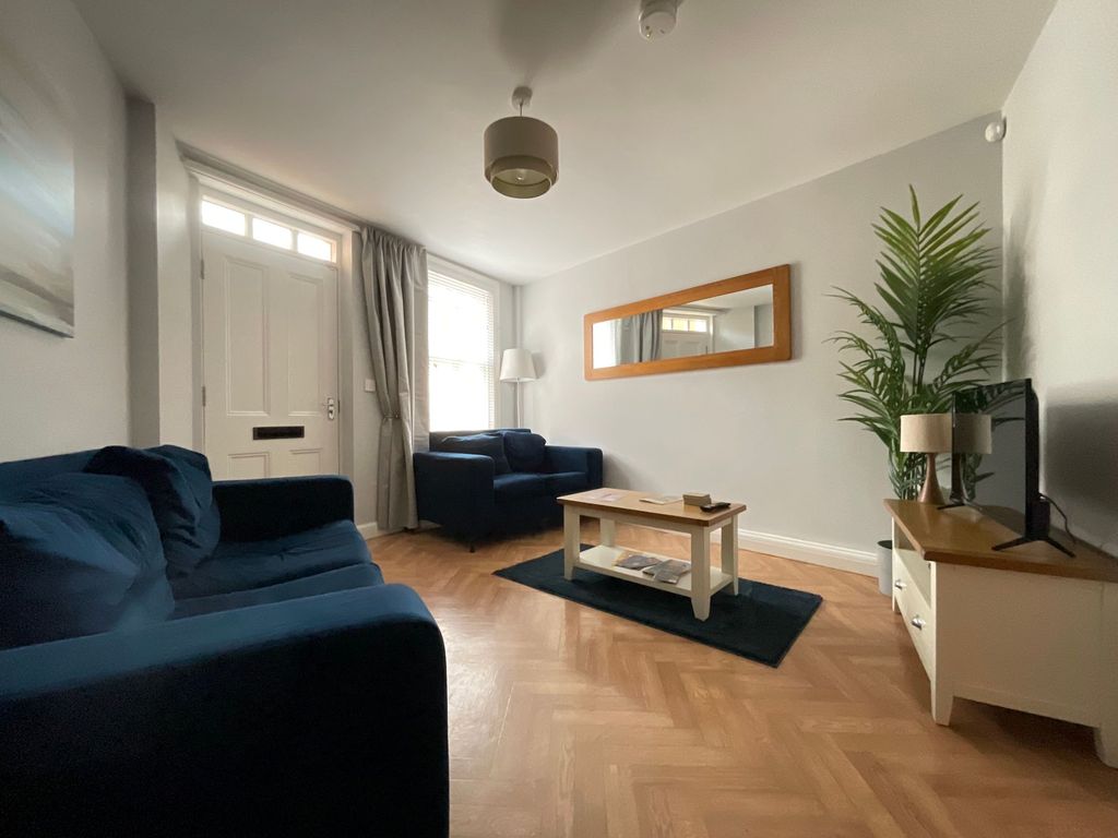 Property photo 2 of 27