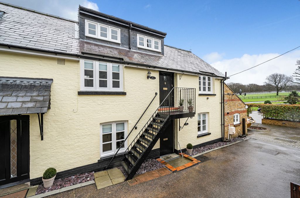 Property photo 1 of 10 Exterior