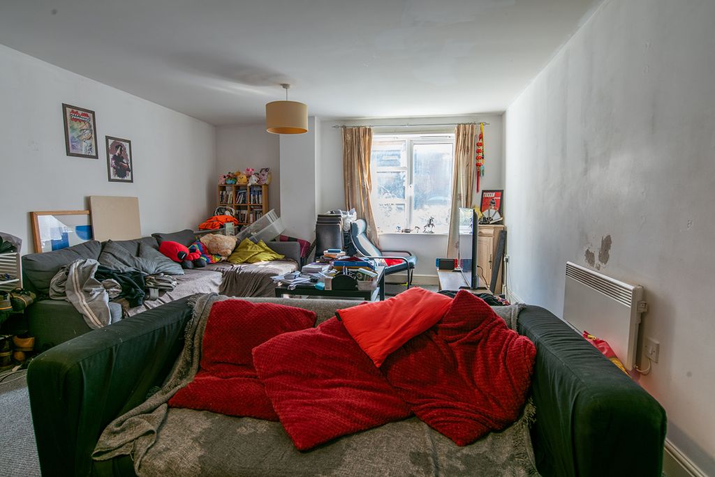Property photo 2 of 16