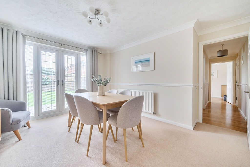 Property photo 2 of 21 Dining Room