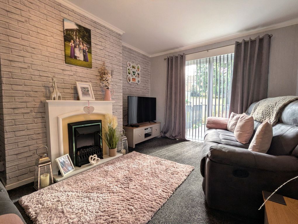 Property photo 2 of 13 Photograph 2