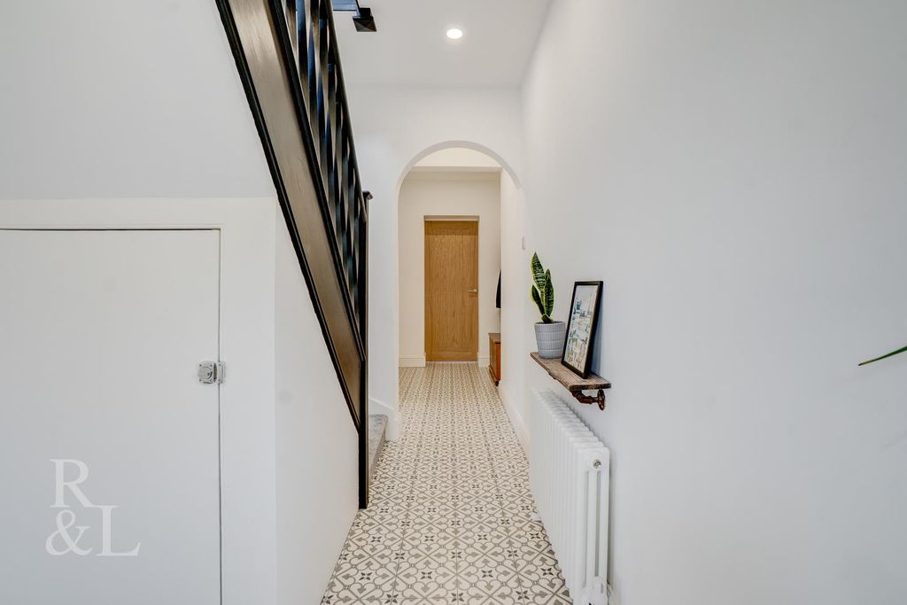 Property photo 3 of 24 Batched  (10).Jpg