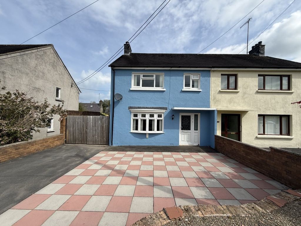 Property photo 2 of 33