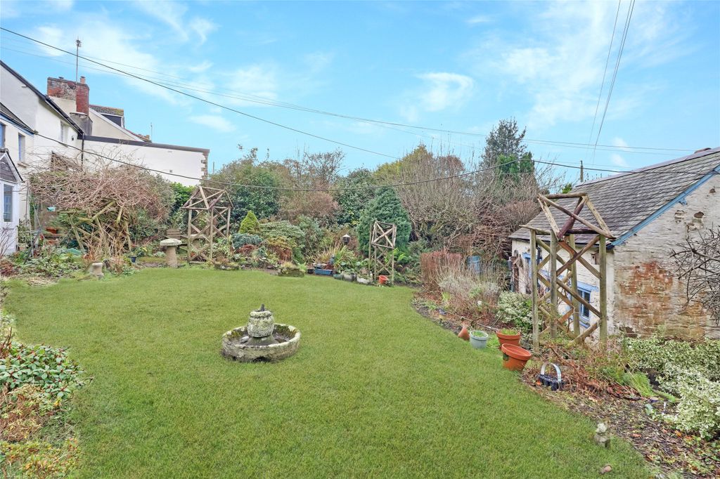 Property photo 2 of 12 Picture No. 14