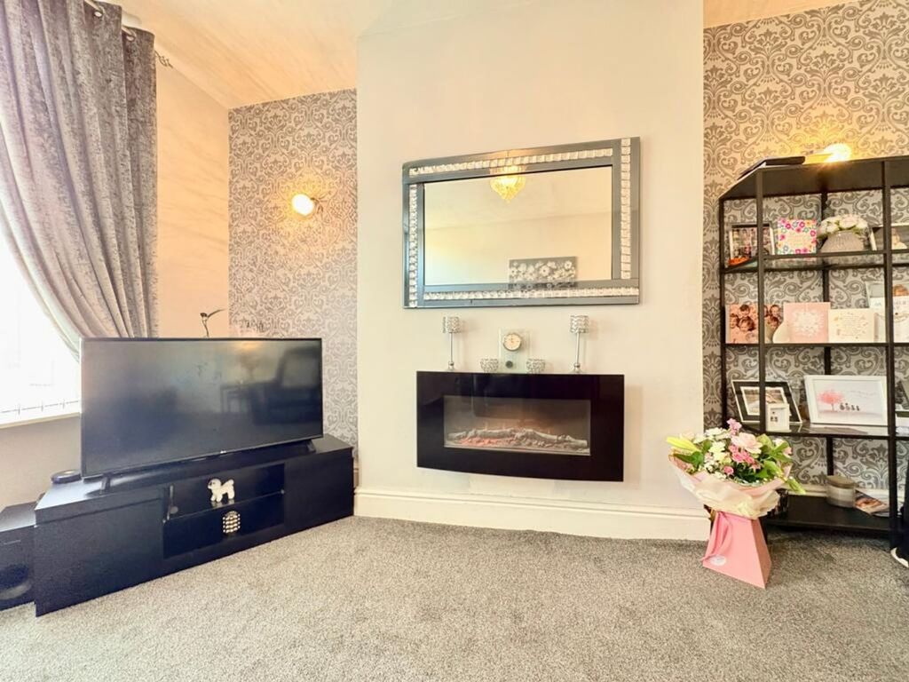 Property photo 2 of 18