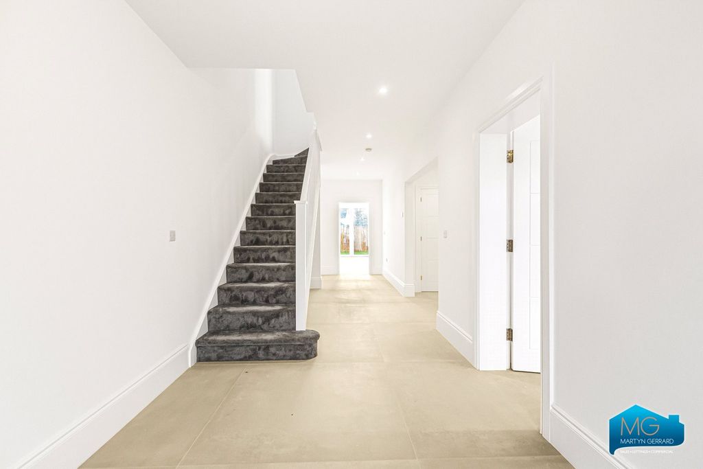 Property photo 3 of 30 Picture No. 08