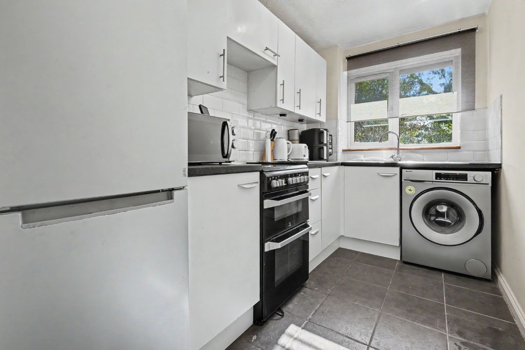 Property photo 2 of 8 5439723