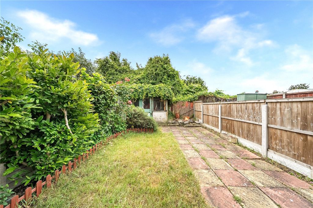 Property photo 2 of 8 Picture No. 21