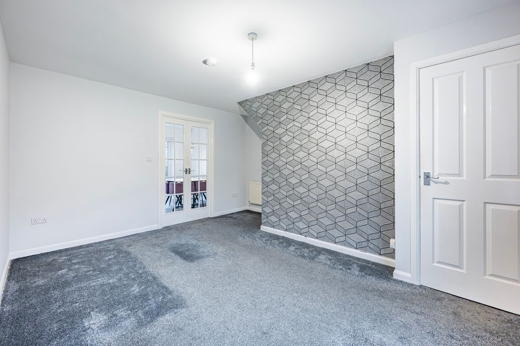 Property photo 3 of 26