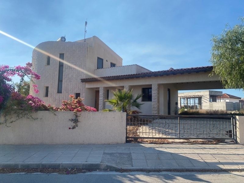 Property photo 1 of 30
