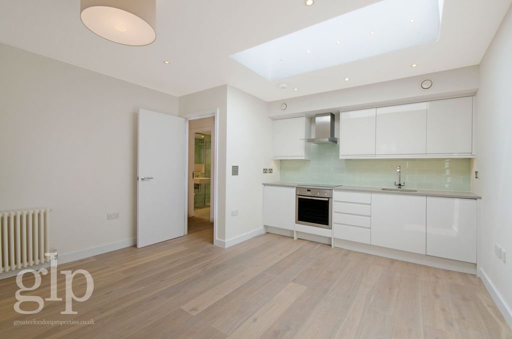 Property photo 2 of 12 959732