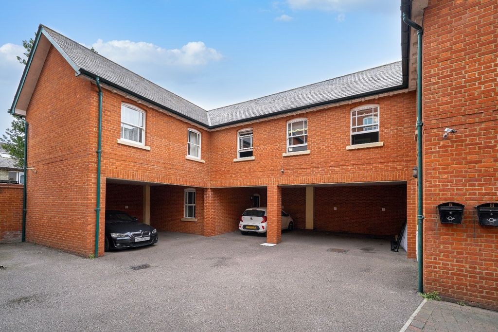 Property photo 1 of 7 4031251