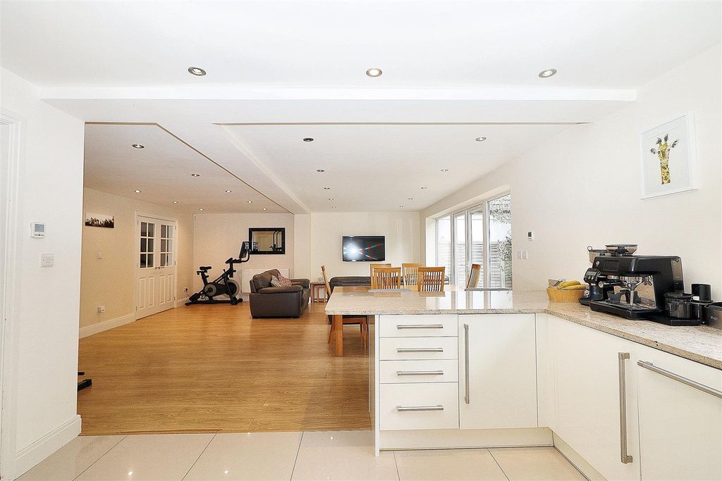 Property photo 3 of 32 Img_9583.Jpg