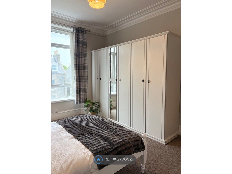 Property photo 3 of 11 Bedroom