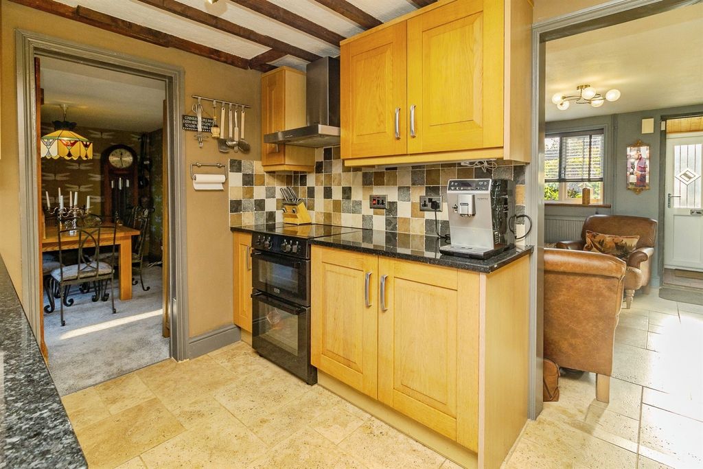 Property photo 2 of 17