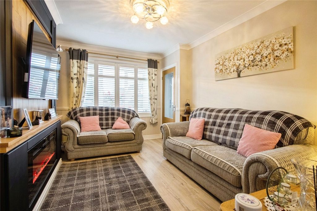 Property photo 2 of 19 Picture No. 08