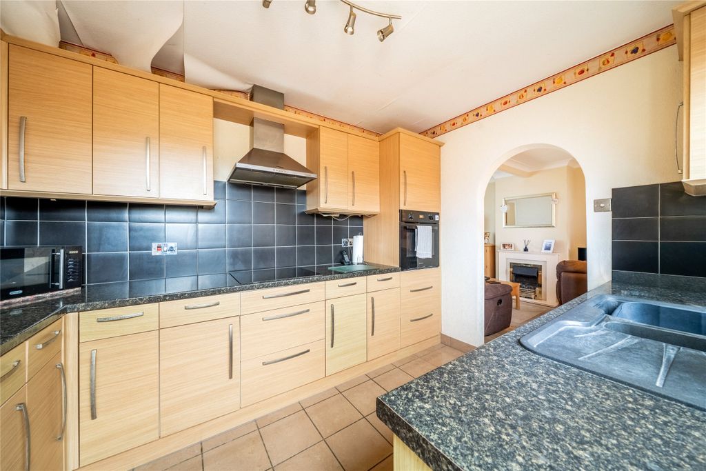 Property photo 3 of 13 Kitchen