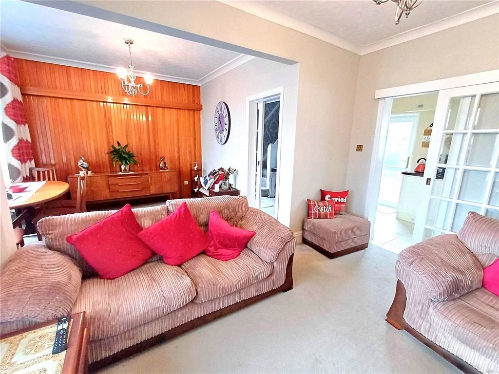 Property photo 3 of 19 Picture No. 32