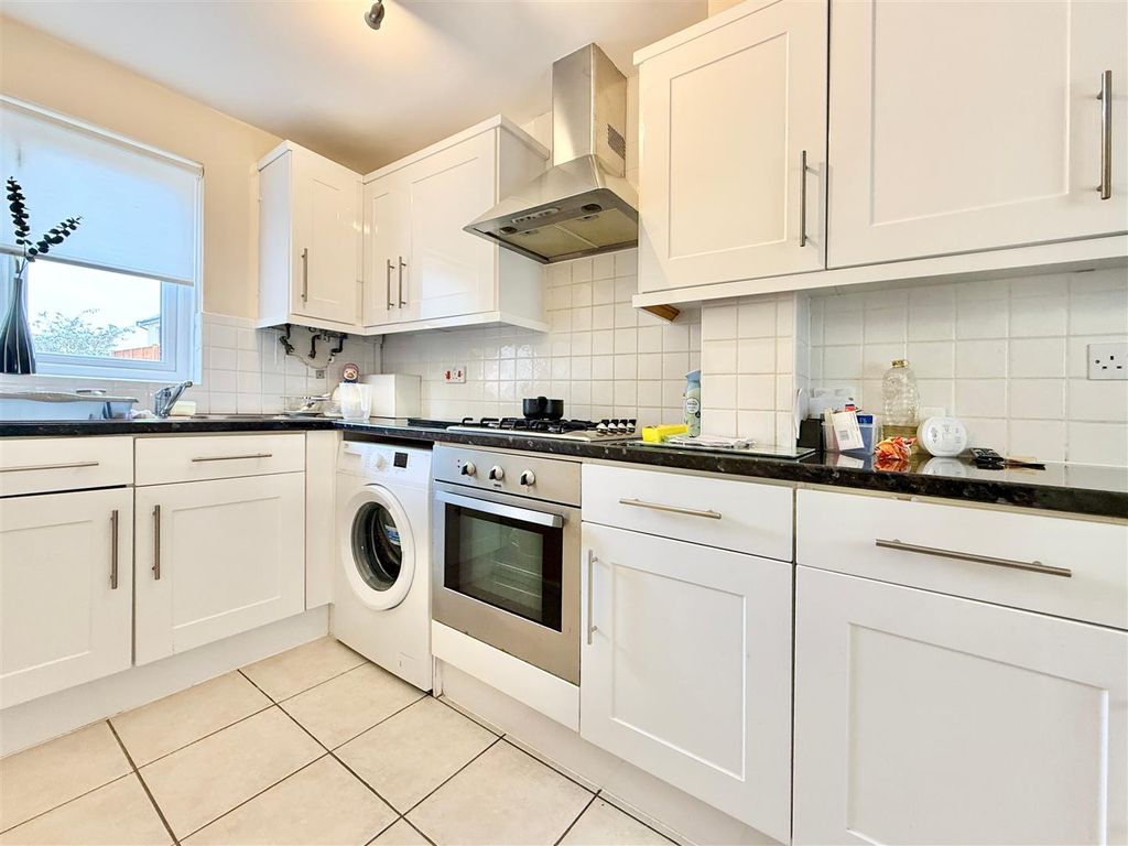 Property photo 3 of 12 Kitchen.Jpg