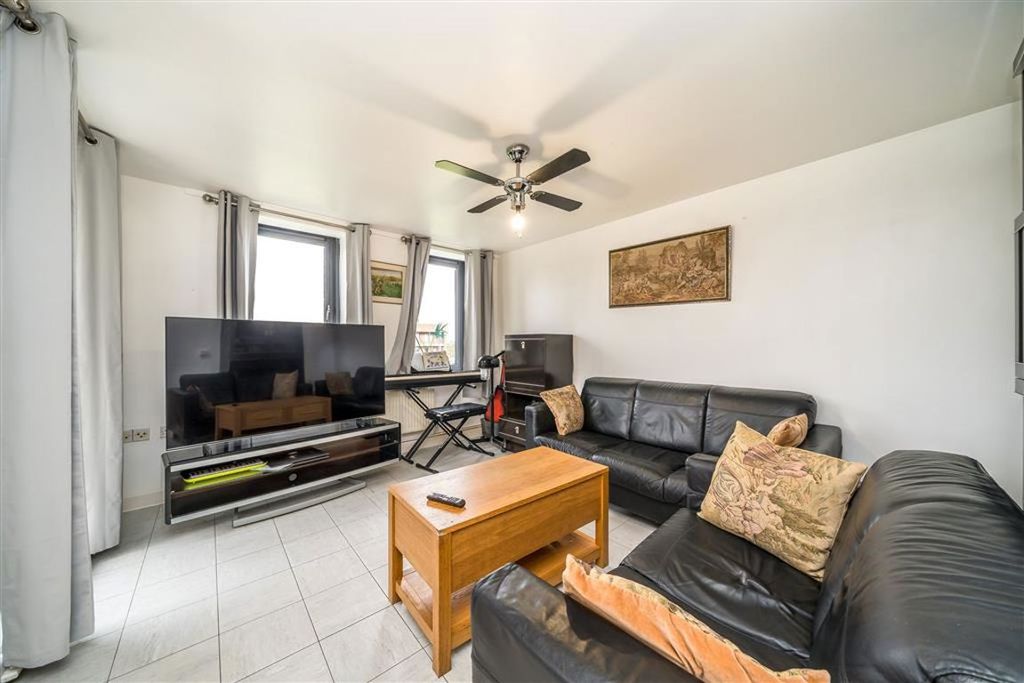 Property photo 2 of 8