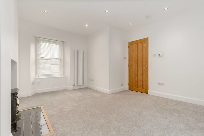 Property photo 3 of 10 Photo 4