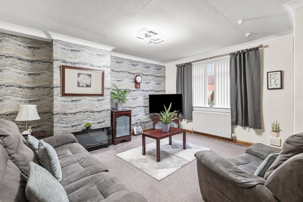 Property photo 2 of 26 4804154