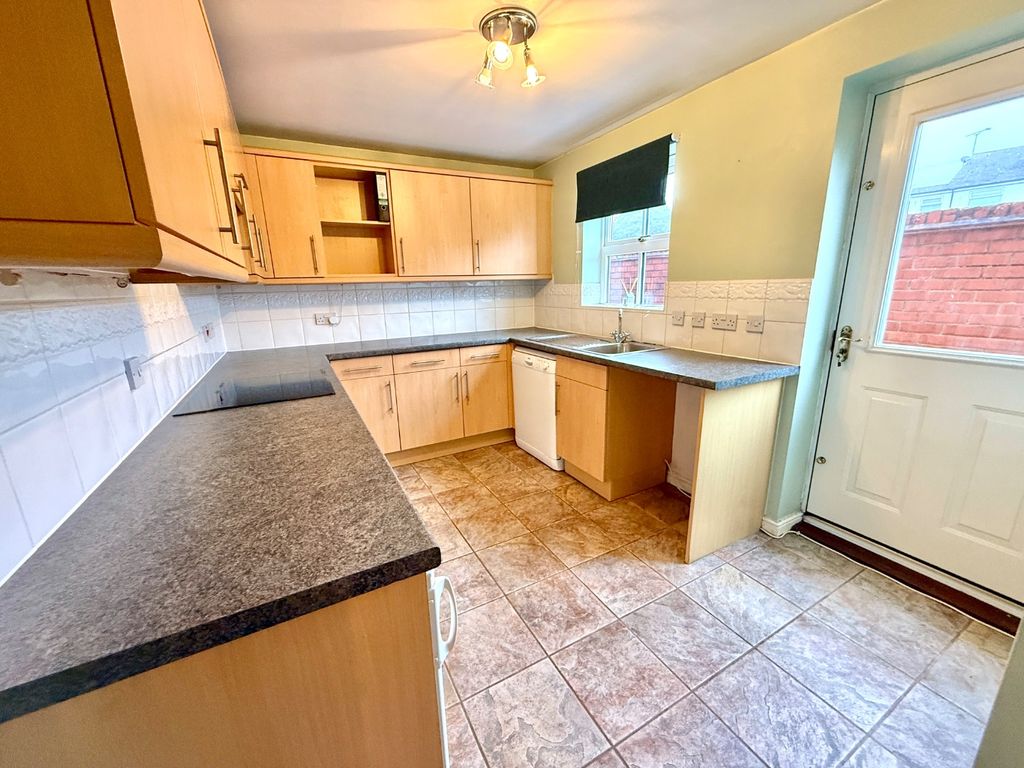 Property photo 3 of 39 4746042