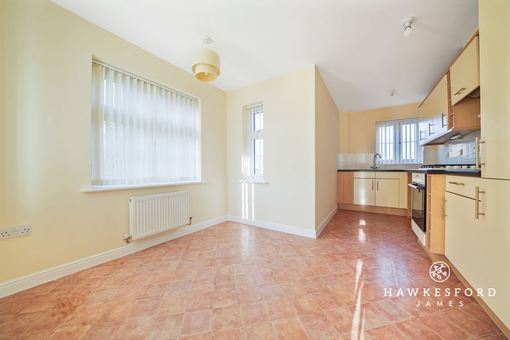Property photo 3 of 10 Martin Court, Sittingbourne - Kitchen/Breakfast Room
