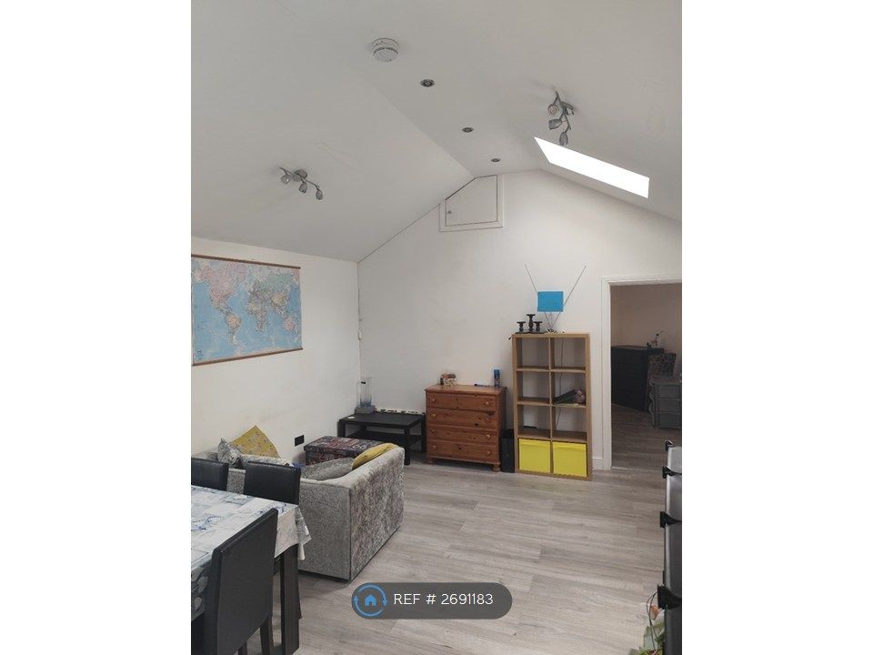 Property photo 2 of 9 Lounge/Dining Room