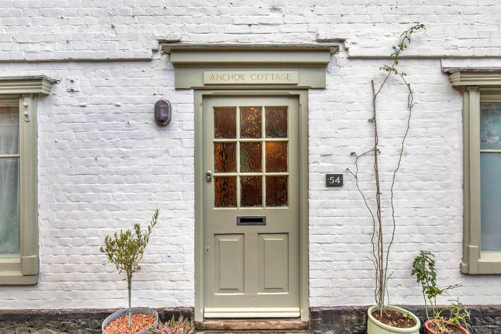 Property photo 2 of 29