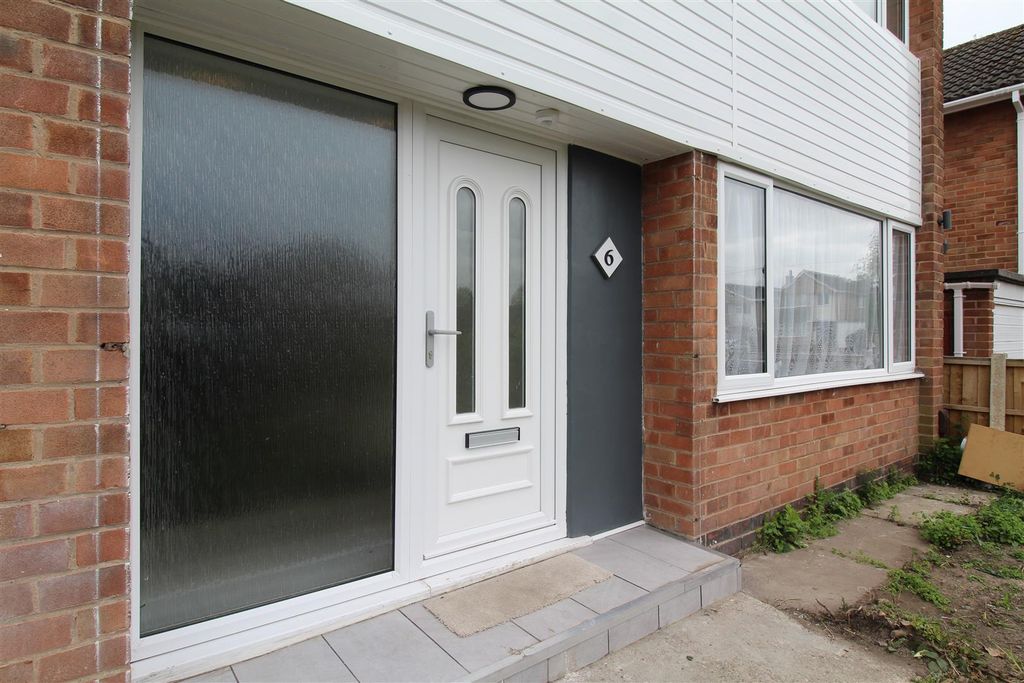 Property photo 2 of 19 2 Front Door.Jpg