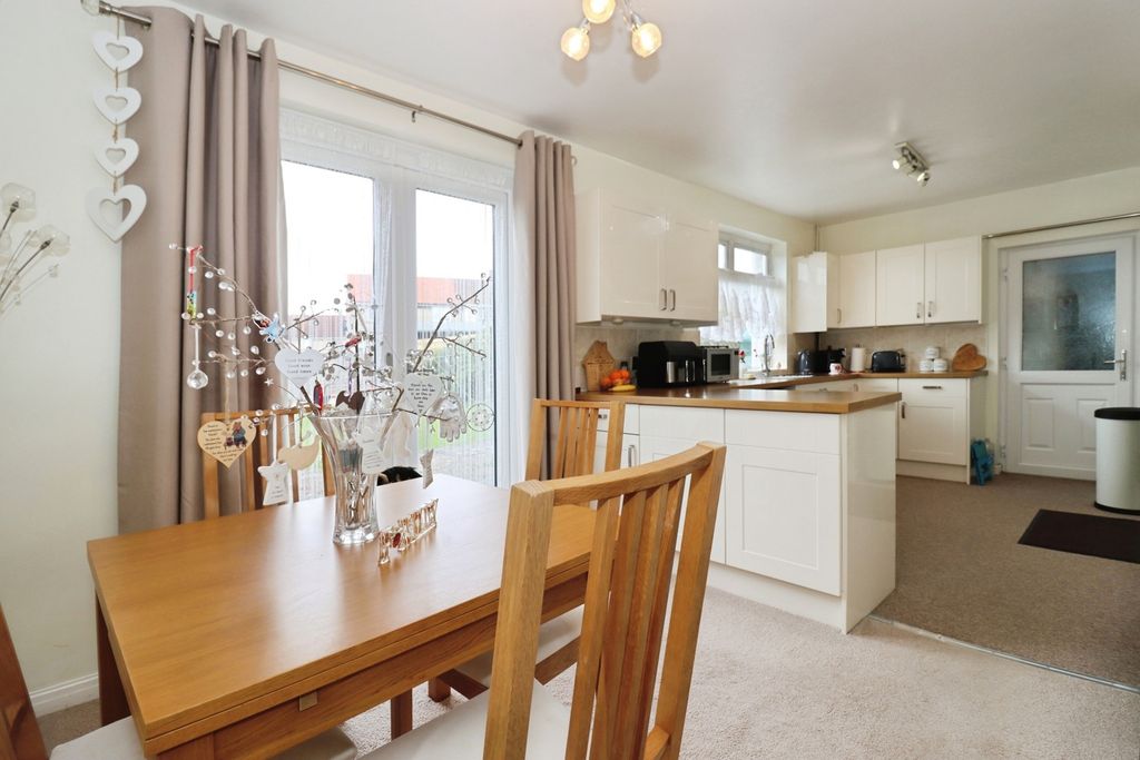 Property photo 2 of 16 Pbox-Img.Jpg