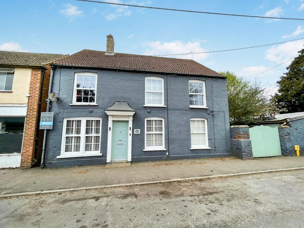 Property photo 2 of 38 Tlc_d861cd69-d8B8-4629-97c0-42080607E412_0400d8c.J