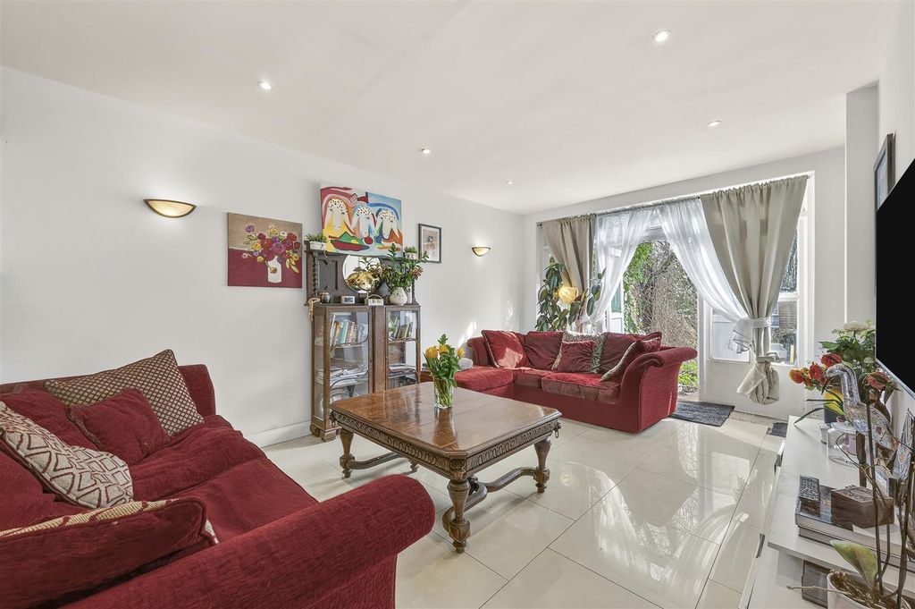 Property photo 3 of 11 Reception1 (6).Jpg