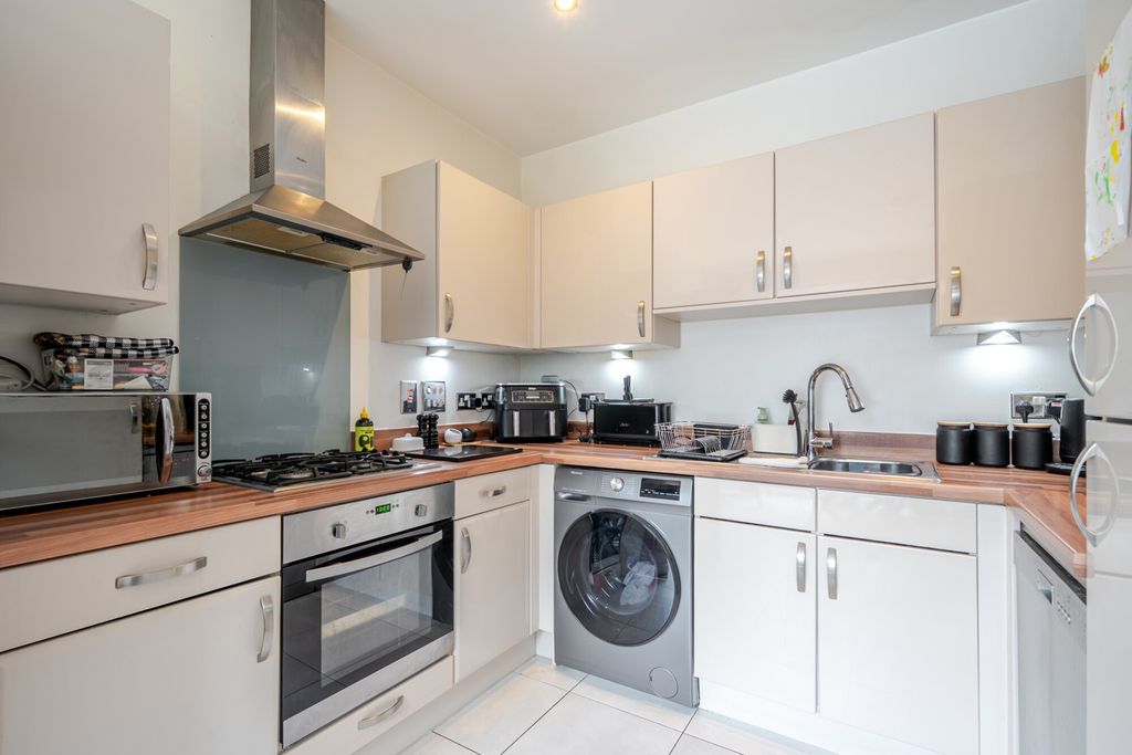 Property photo 3 of 10 1463274-5-6A0d7B9...