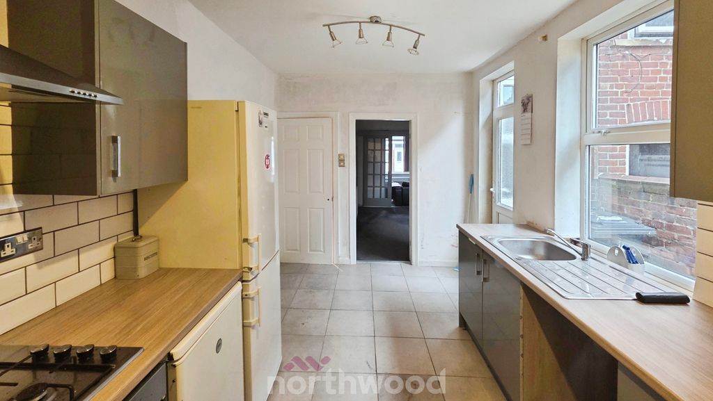 Property photo 3 of 21