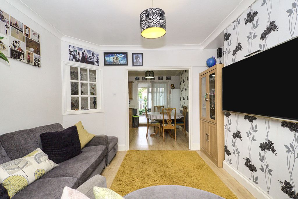 Property photo 3 of 12