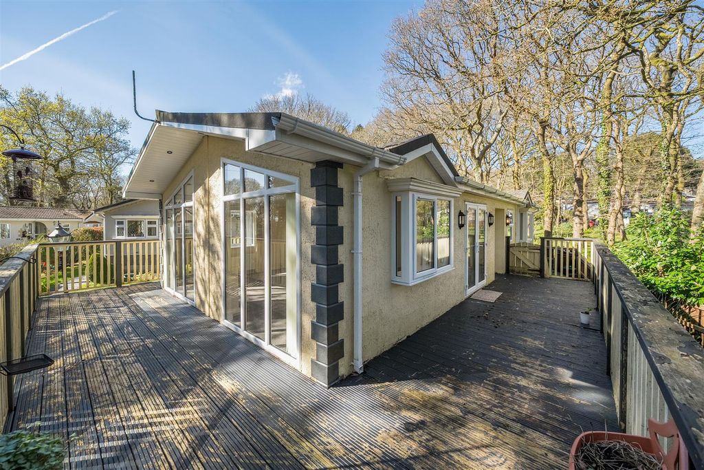 Property photo 1 of 20 Sumner Decking..Jpg