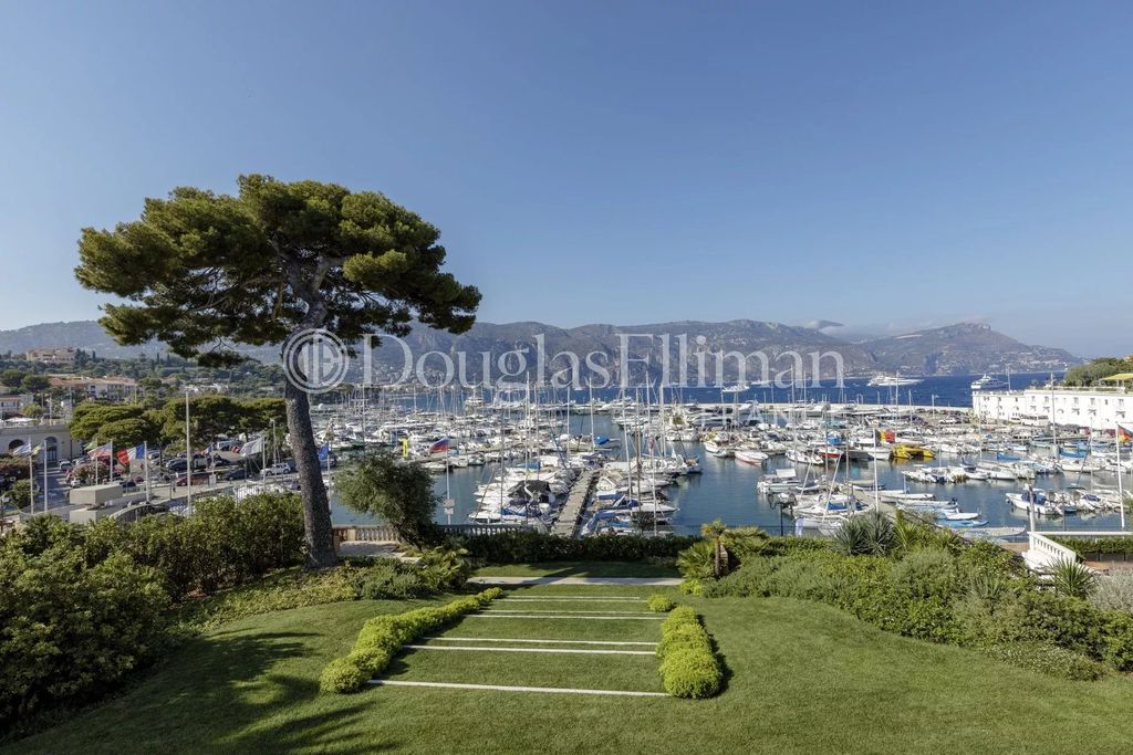 Property photo 3 of 18 Building