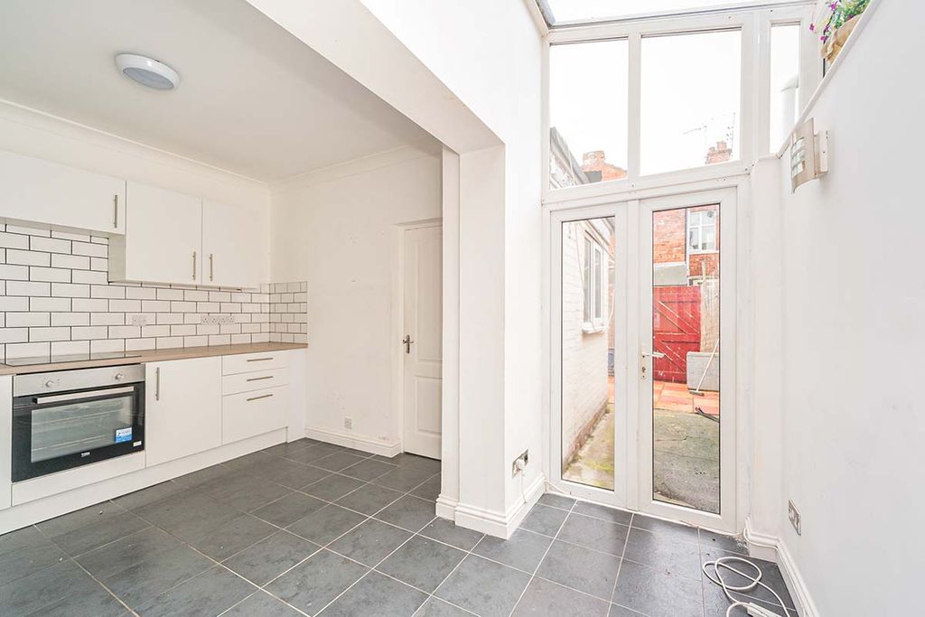 Property photo 2 of 24 Kitchen